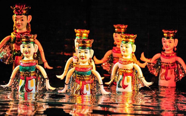 phan boi chau water puppetry